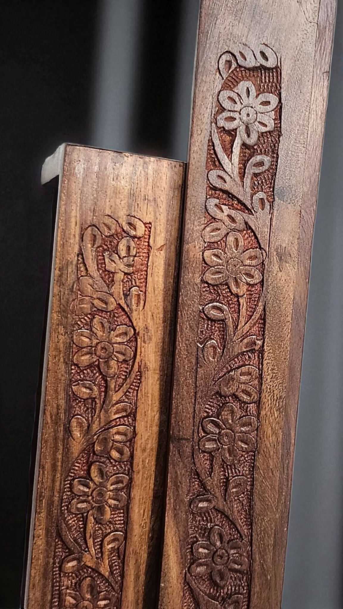 Premium Sheesham Wood Serving Tray with Intricate Border Carving – Handcrafted Elegance | Lakdibaazaar